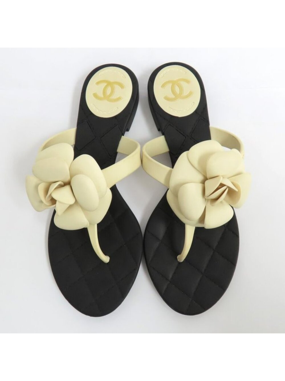Chanel Camellia Beach Sandals Flat Heel 35 Black White Rubber Thong - Picture 3 of 11